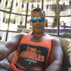 Meet your Posher, Enrique